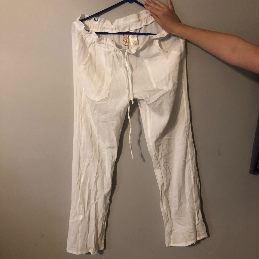 very cute white pants